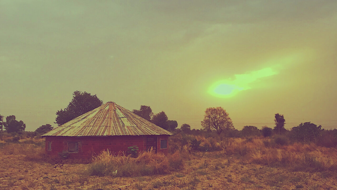 Picture of the hut by Ralph Esuscaled